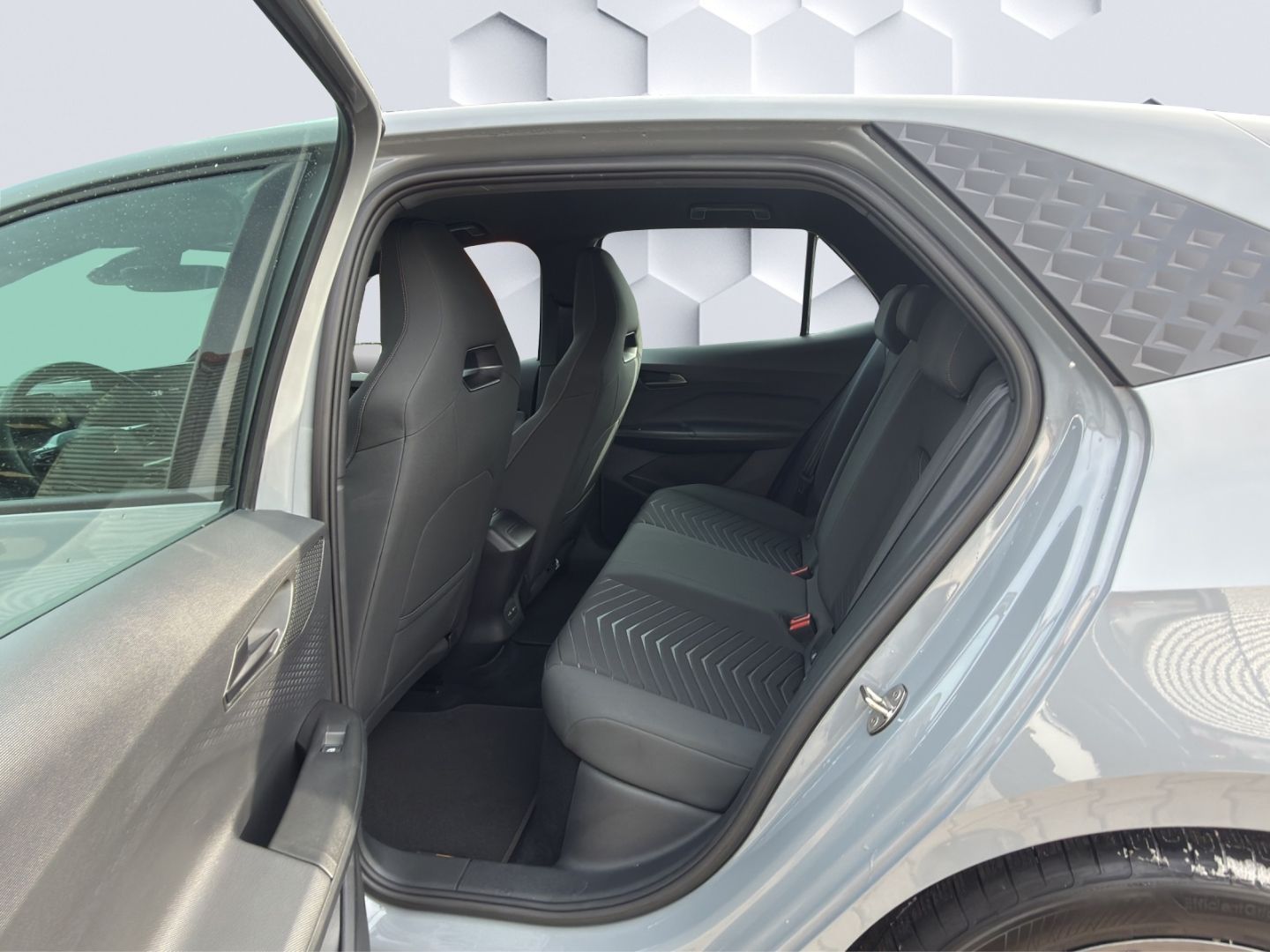 Born 150kW LED PDC Sitzheizung Klima DAB+