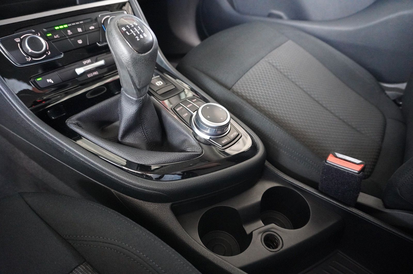 Fahrzeugabbildung BMW 216d Active Tourer NAVI/PDC/ALU/EU6dTemp