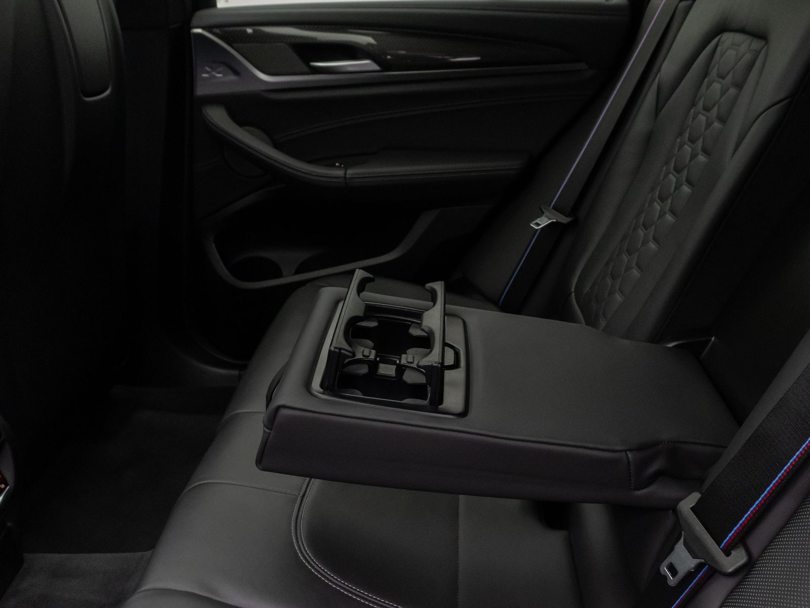 Fahrzeugabbildung BMW X4 M Panorama 360°HUD H/K TV DispKey