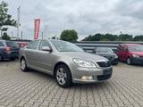 Skoda Octavia Lim. Elegance Automatik + Navi + Xenon - gebrauchte Skoda Octavia aus dem Jahr 2012