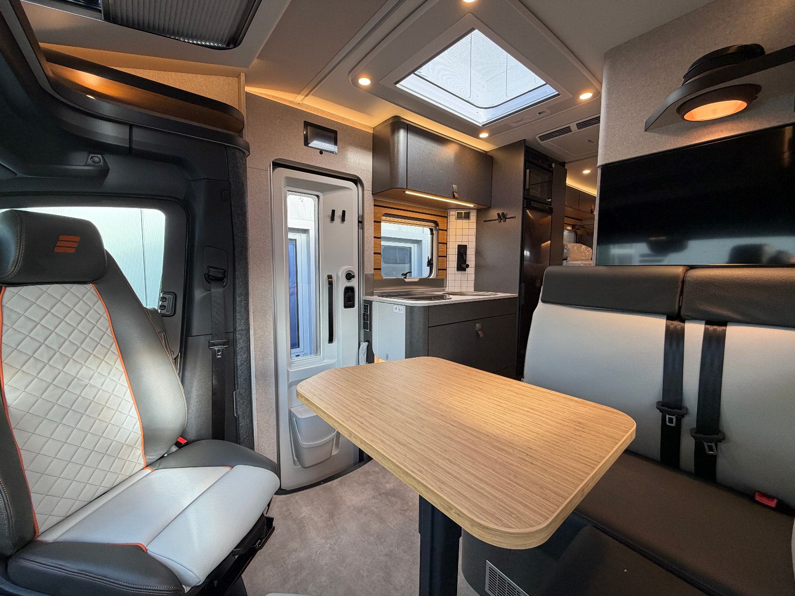 Fahrzeugabbildung HYMER / ERIBA / HYMERCAR ML-T 580 - Crosstrail - Modell 2027