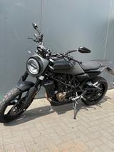 Husqvarna Svartpilen 701 - HUSQVARNA SVARTPILEN 701