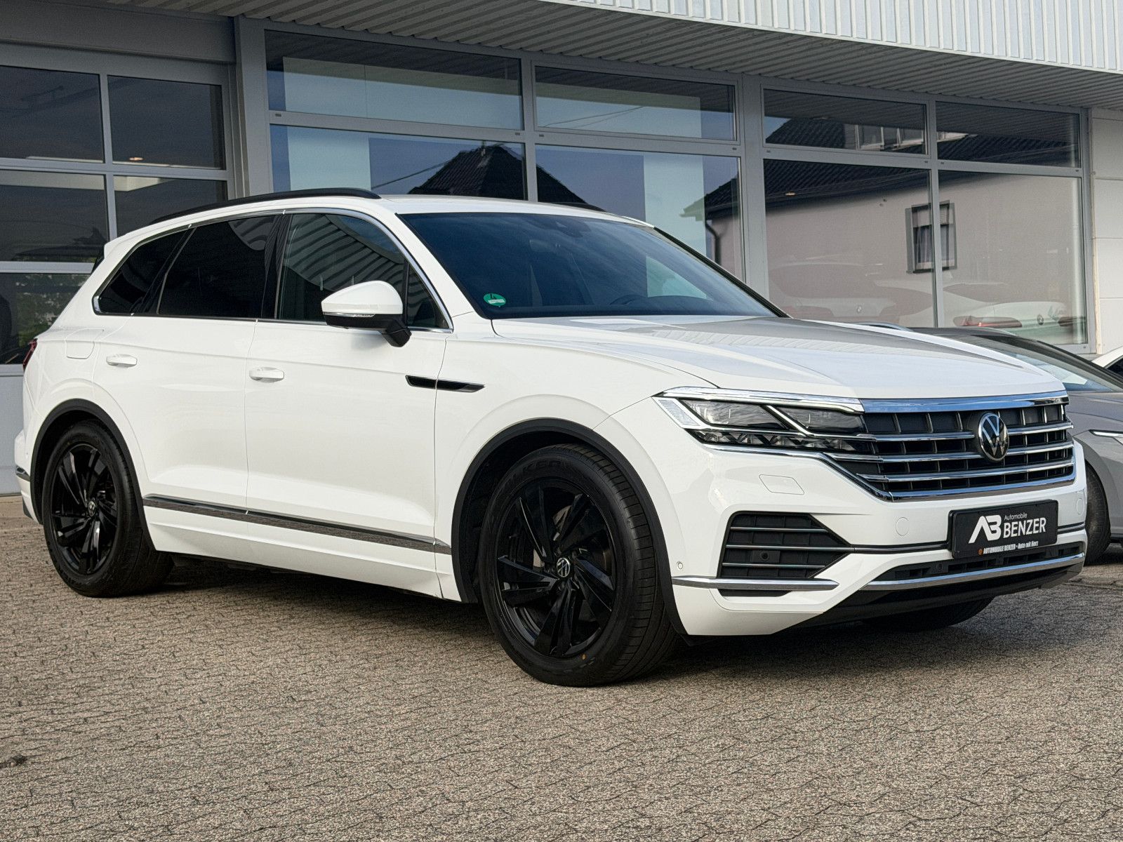 Fahrzeugabbildung Volkswagen Touareg SPORT/ 4Motion/VIRTUAL/AMBIENT/360''KAM