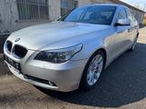 BMW 520i//Leder//Klima// - BMW 520 mit Benzin-Antrieb: Limousine, Schaltgetriebe