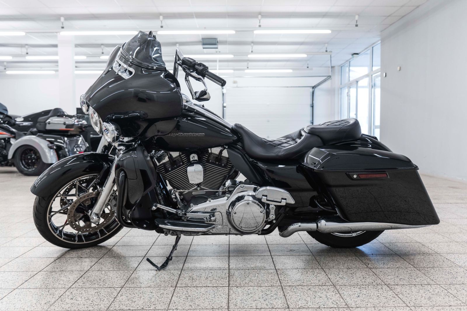 Fahrzeugabbildung Harley-Davidson FLHTSKE CVO LIMITED