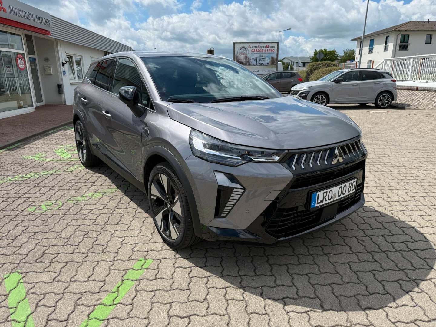 Fahrzeugabbildung Mitsubishi Grandis Intro Edition 1.3 T-Benziner 7-DCT