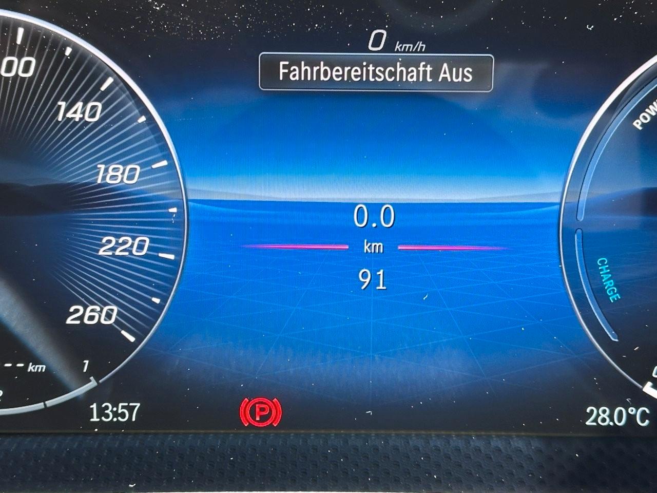 Mercedes-Benz A 250 e AMG Pano -Kamera -Ambiente -LED -Keyless