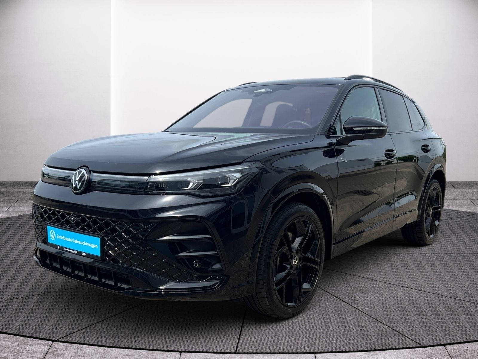 Volkswagen Tiguan R-Line BlackStyle 2.0 TDI Pano AHK Stan foto 2