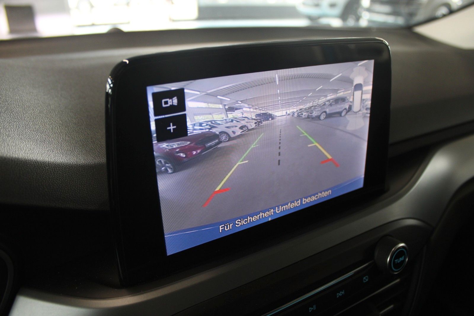 Fahrzeugabbildung Ford Focus Cool & Connect Aut. LED CAM PDC WinterPak.