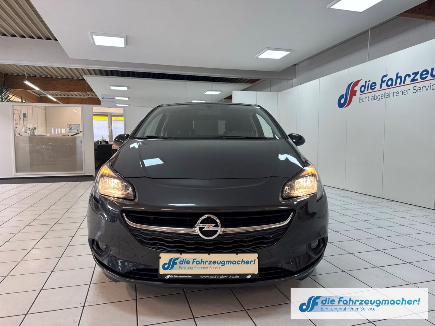 Fahrzeugabbildung Opel Corsa E Active SHZ LenkradHZG Temp PDC Berganfah
