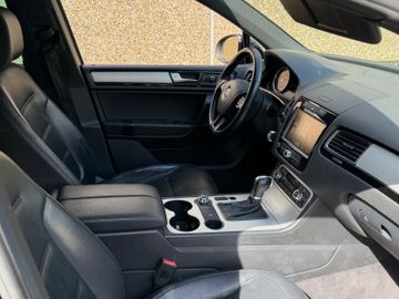 Volkswagen Touareg - 4