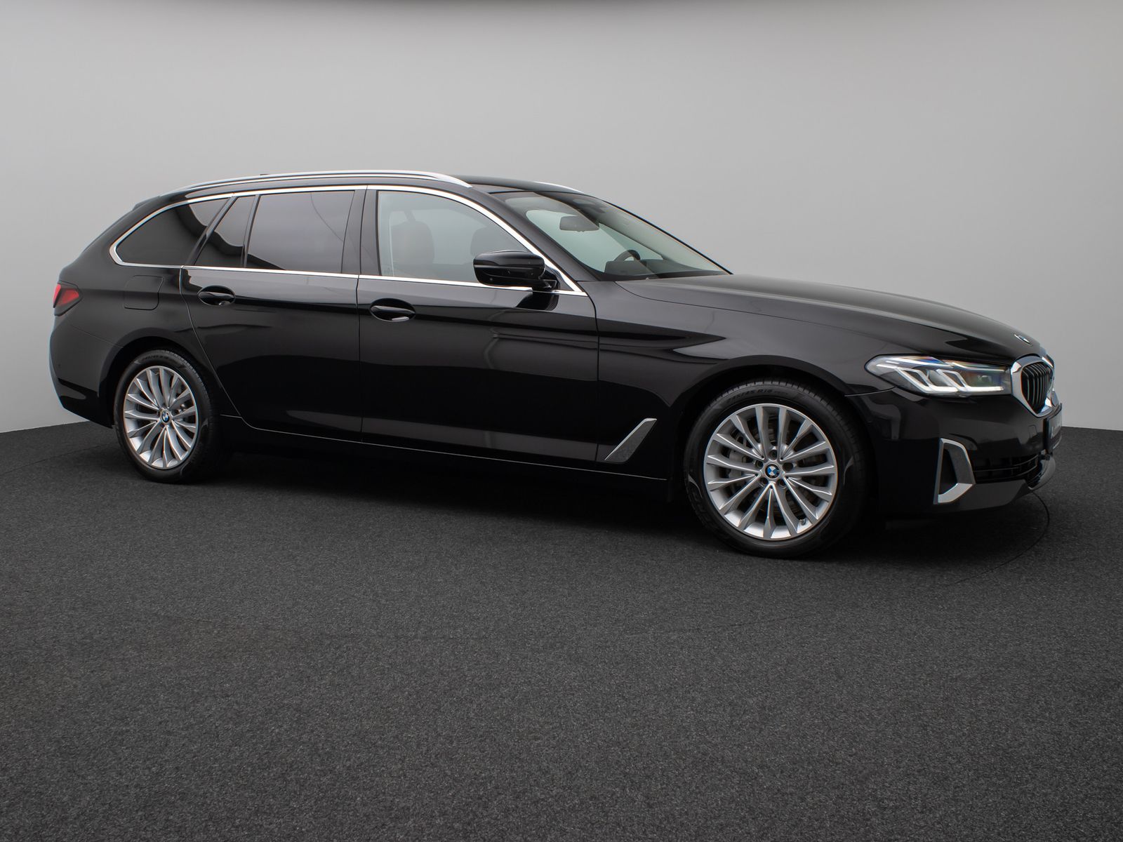 Fahrzeugabbildung BMW 530d xD Luxury Line 360° Laser HUD HiFi Komfort