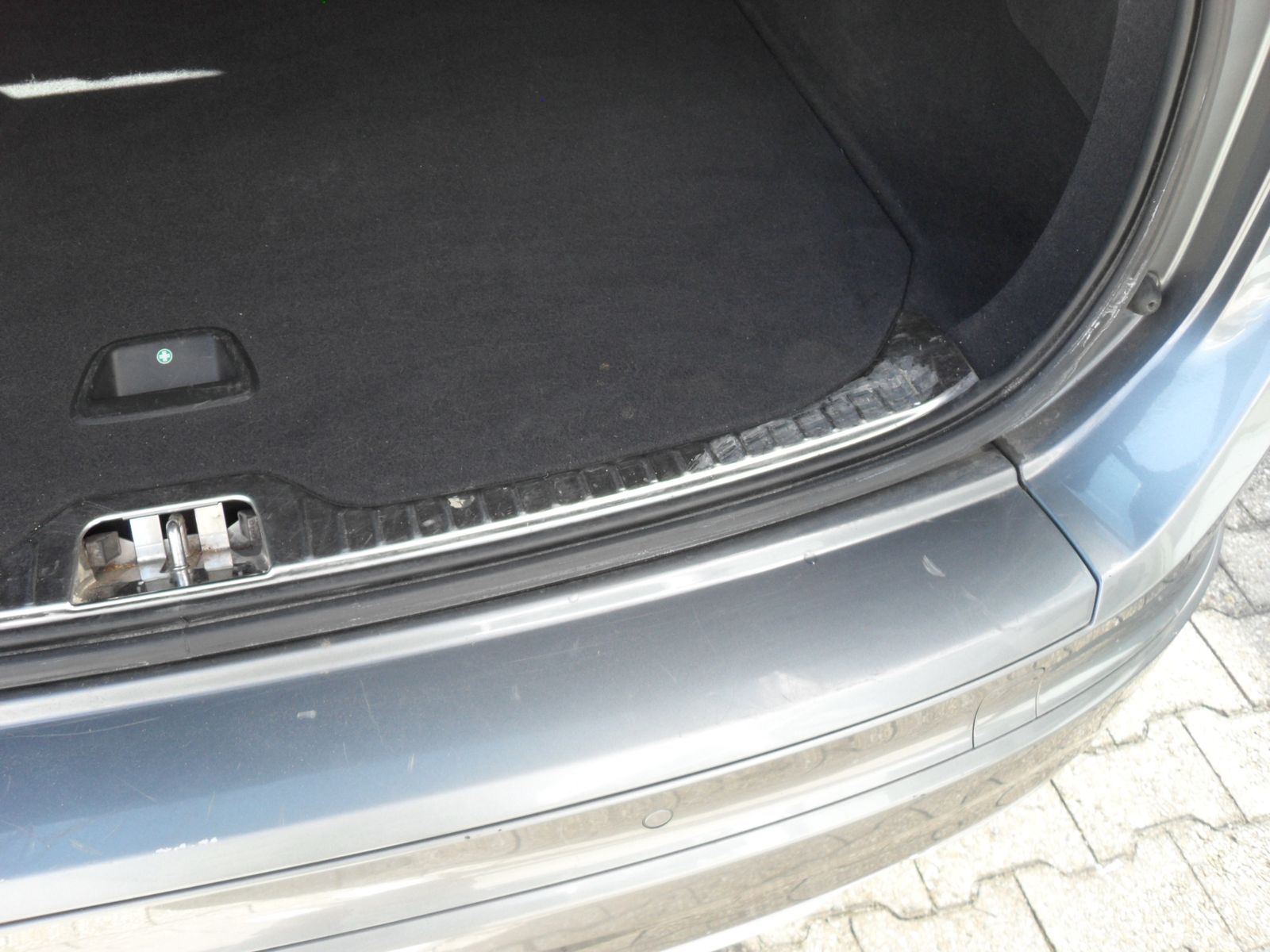 Fahrzeugabbildung Volvo XC 60 2.0 Automatik - Momentum 2WD