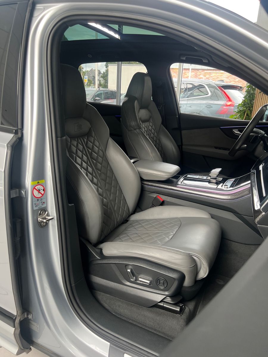 Fahrzeugabbildung Audi SQ7 4.0 TDI quattro*Head-Up * 7.SITZER*Exclusive