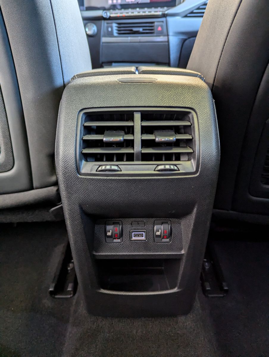 OPEL Astra 1.2 Ultimate Leder-Nappa Sitzlüft AHK Pano - Image 23