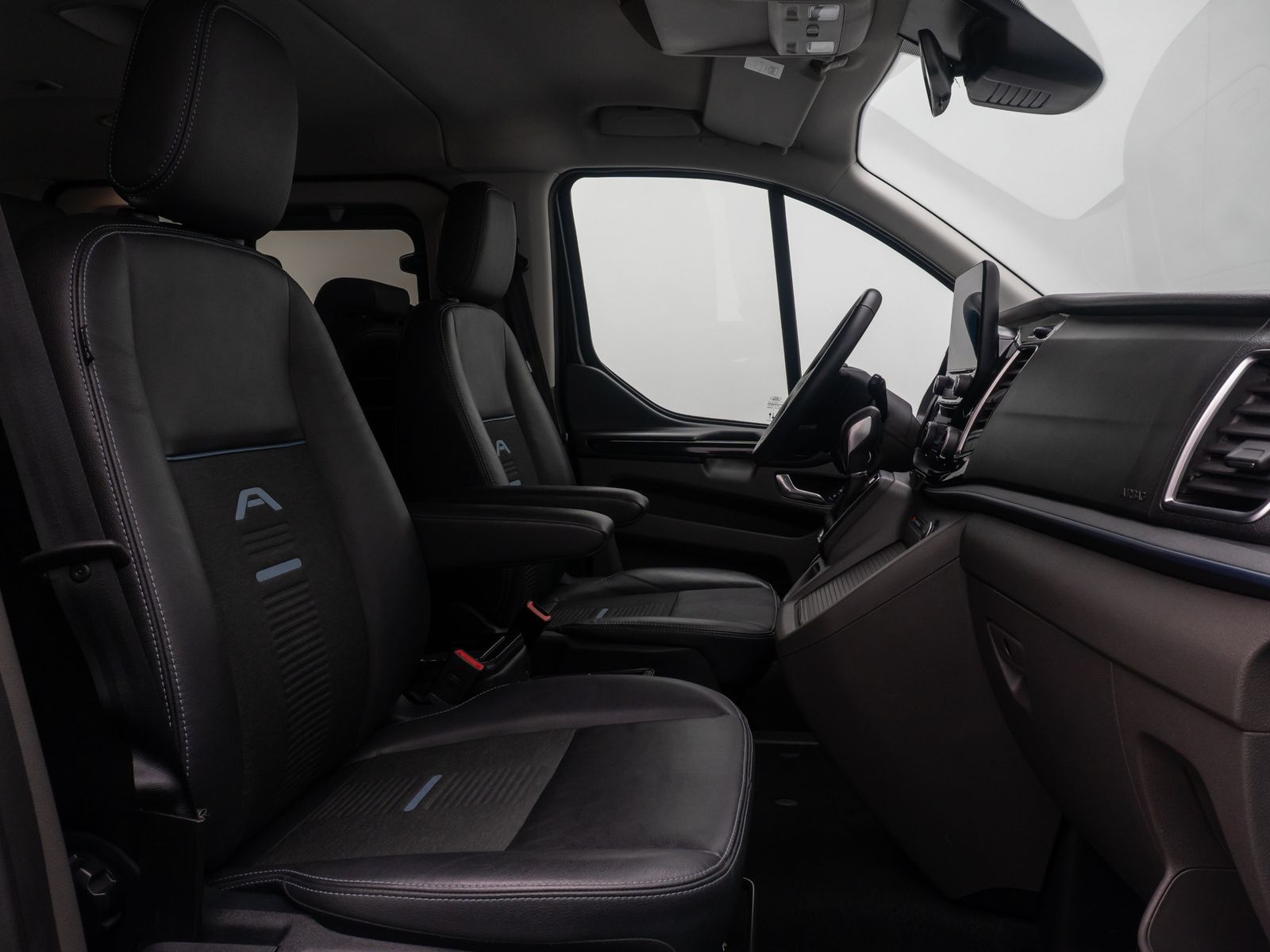 Fahrzeugabbildung Ford Custom Tourneo Active ACC Bi-Xenon DriveAss DAB