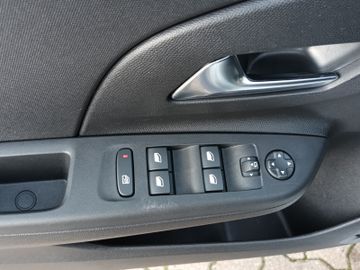 Fotografie 14 des Opel Corsa F 1.2 Sitzheizung PDC Kamera