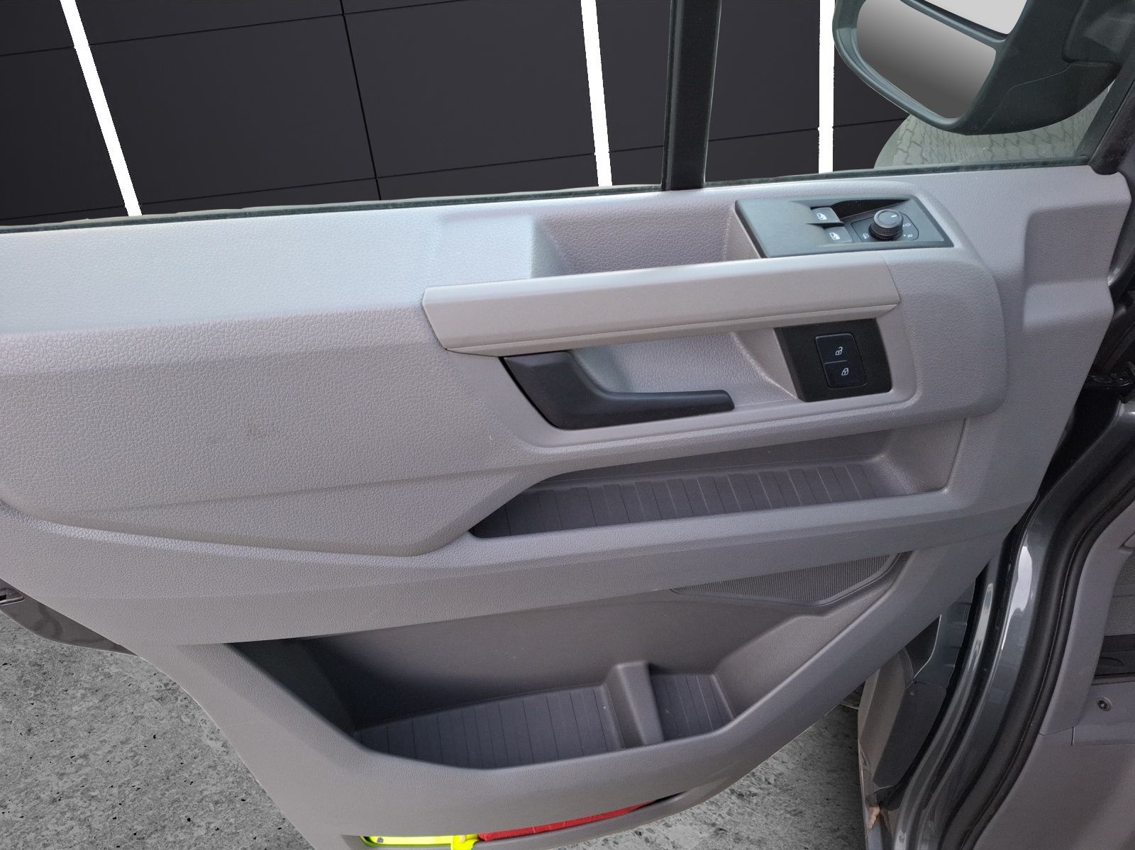 Fahrzeugabbildung Volkswagen Crafter Kasten 35 MR HD AHK Navi Klima GRA RFK