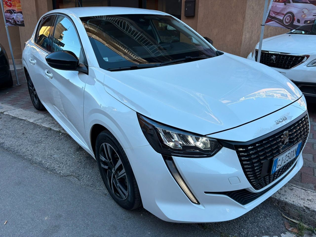 Peugeot 208 BlueHDi 100 Stop&Start 5 porte Allur imagem 3