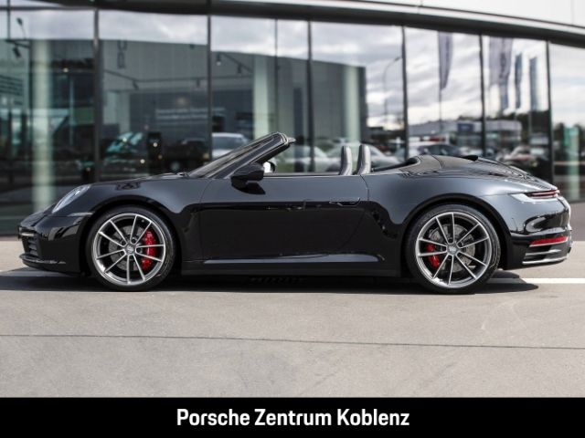 Porsche 992 (911) Carrera S Cabriolet foto 2