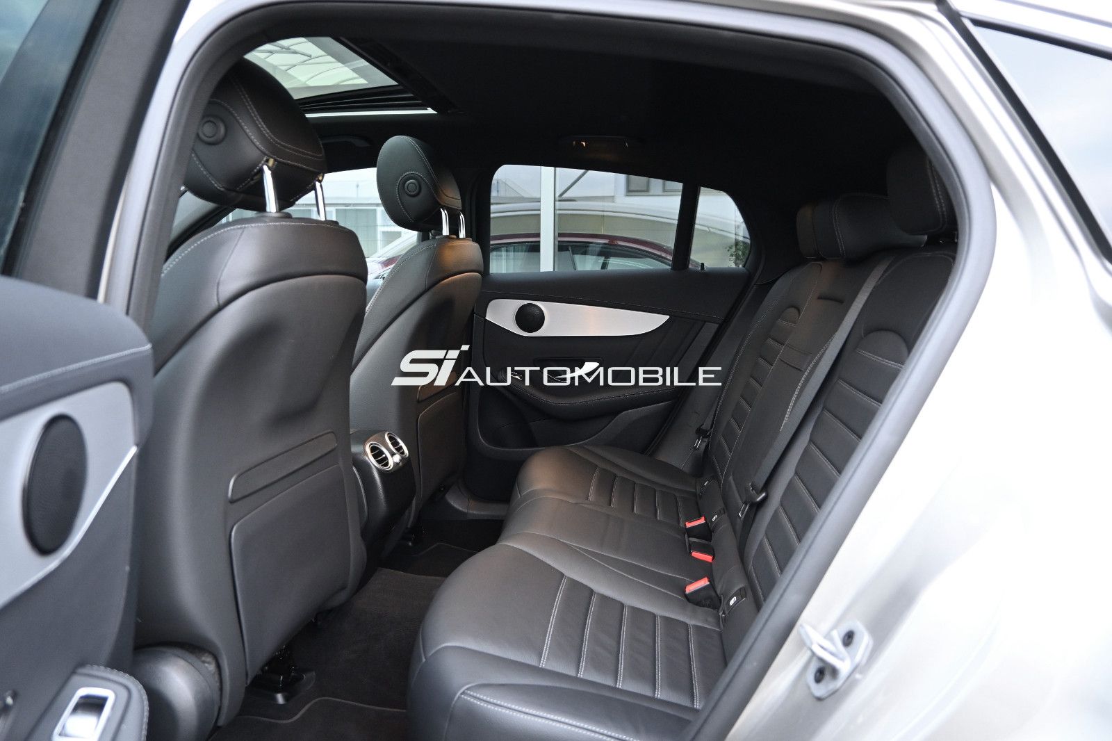 Fahrzeugabbildung Mercedes-Benz GLC 300 d 4MAT. Coupé AMG LINE °MEMORY°SITZKLIMA