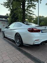 BMW M4 Coupé M4 - BMW M4 mit Benzin-Antrieb: Sportwagen