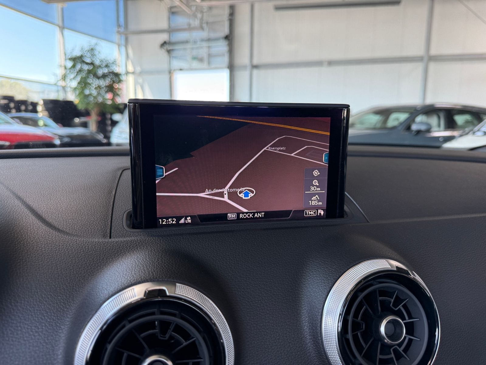 Fahrzeugabbildung Audi A3 Cabriolet S line 35 TFSI KAM LED NAVI