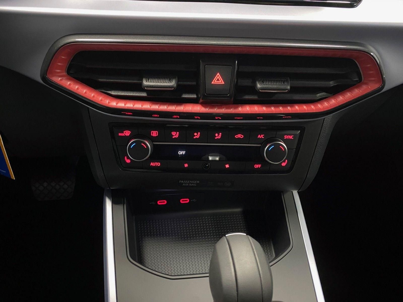 Fahrzeugabbildung SEAT Arona TSI FR DSG+AHK+5 Ja. GARANTIE+SPURWECHSEL+