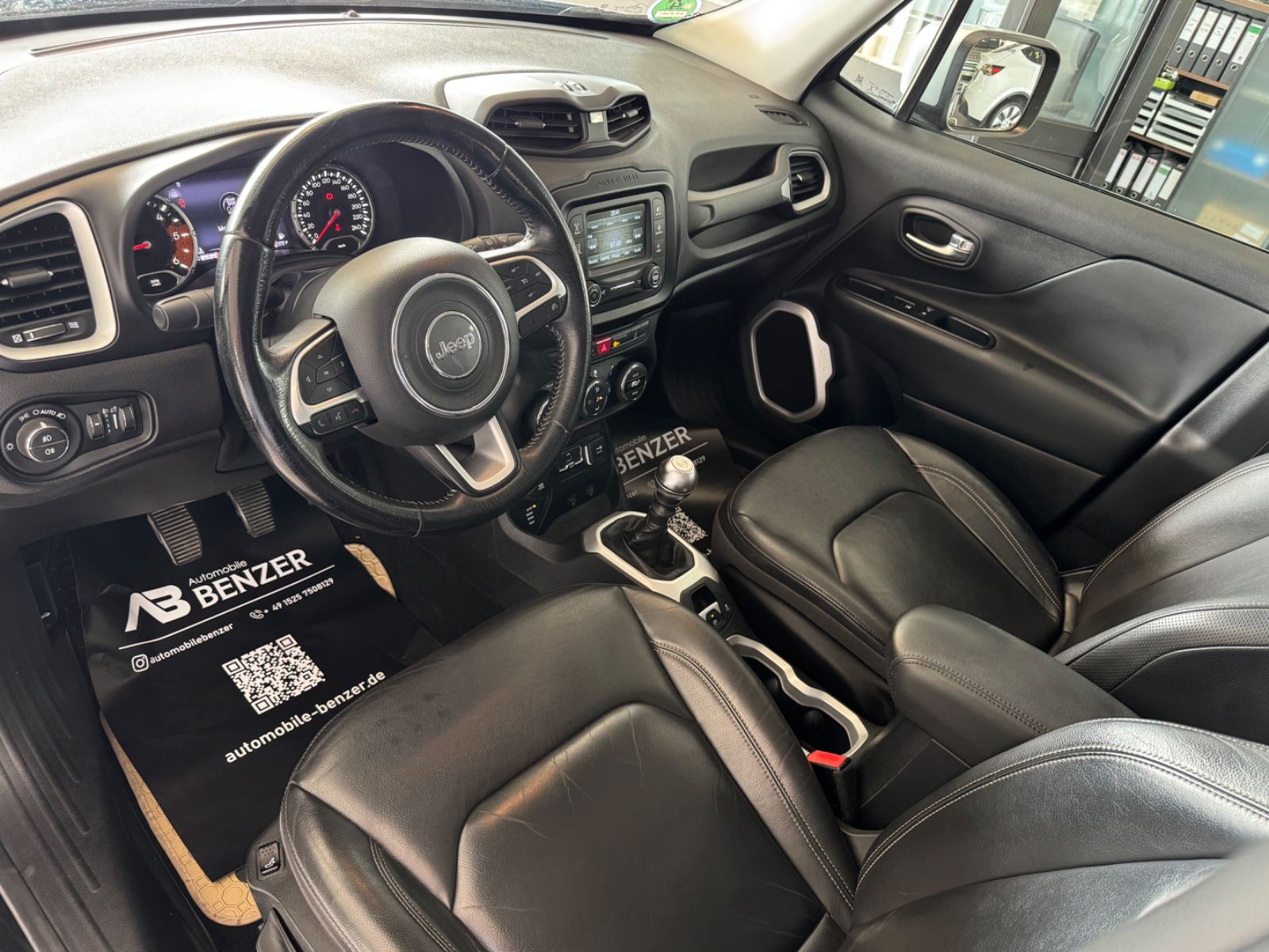 Fahrzeugabbildung Jeep Renegade Limited Adv. Ed. 4x4/LEDER/AHK/KLIMA/SH
