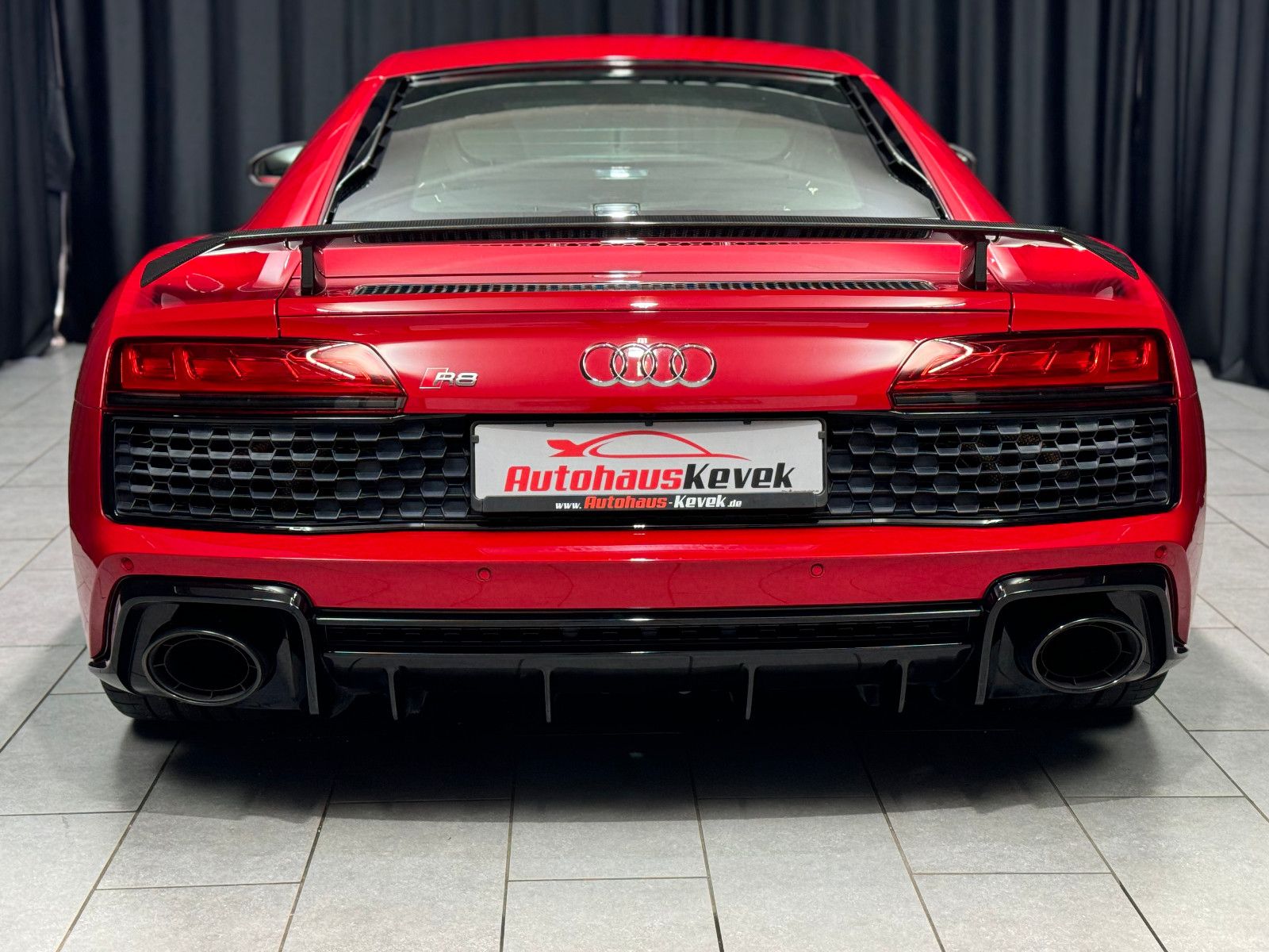 Fahrzeugabbildung Audi R8 Coupe 5.2 FSI quattro performance|B&O|KERAMIK