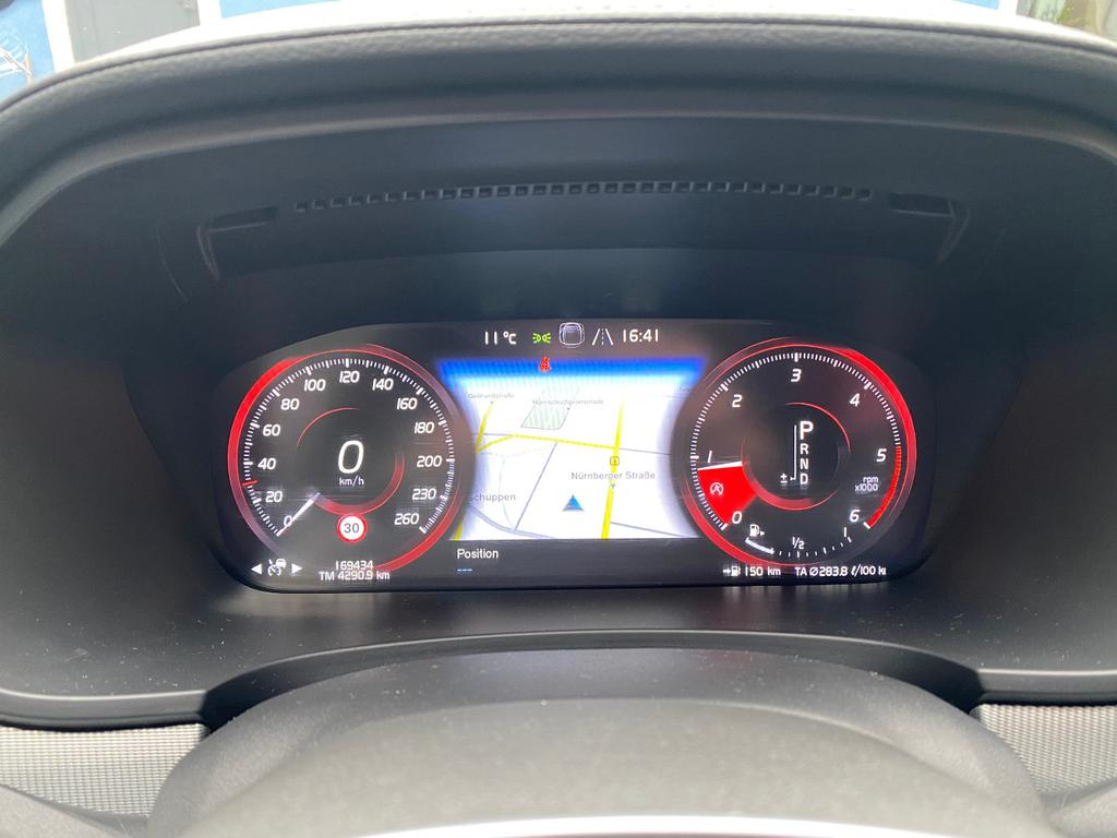 Volvo V90 Cross Country