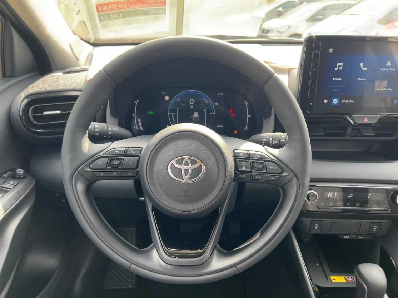 Fahrzeugabbildung Toyota Yaris Hybrid 1,5 l Teamplayer