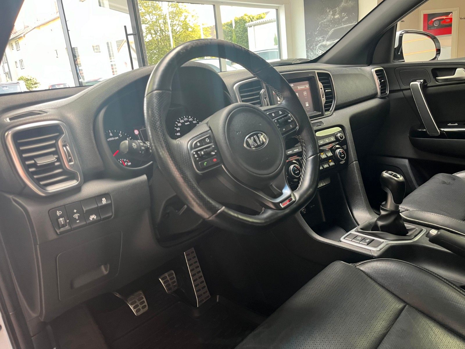 Fahrzeugabbildung Kia Sportage 1.6 GT-Line 2WD*Pano*RFK*AHK