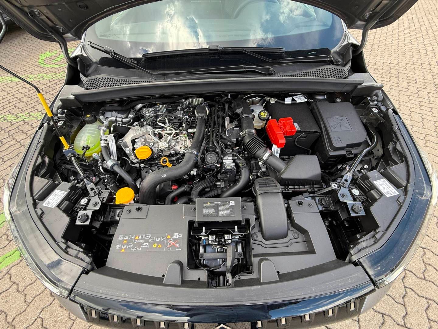 Fahrzeugabbildung Mitsubishi Grandis Intro Edition 1.3 T-Benziner 7-DCT