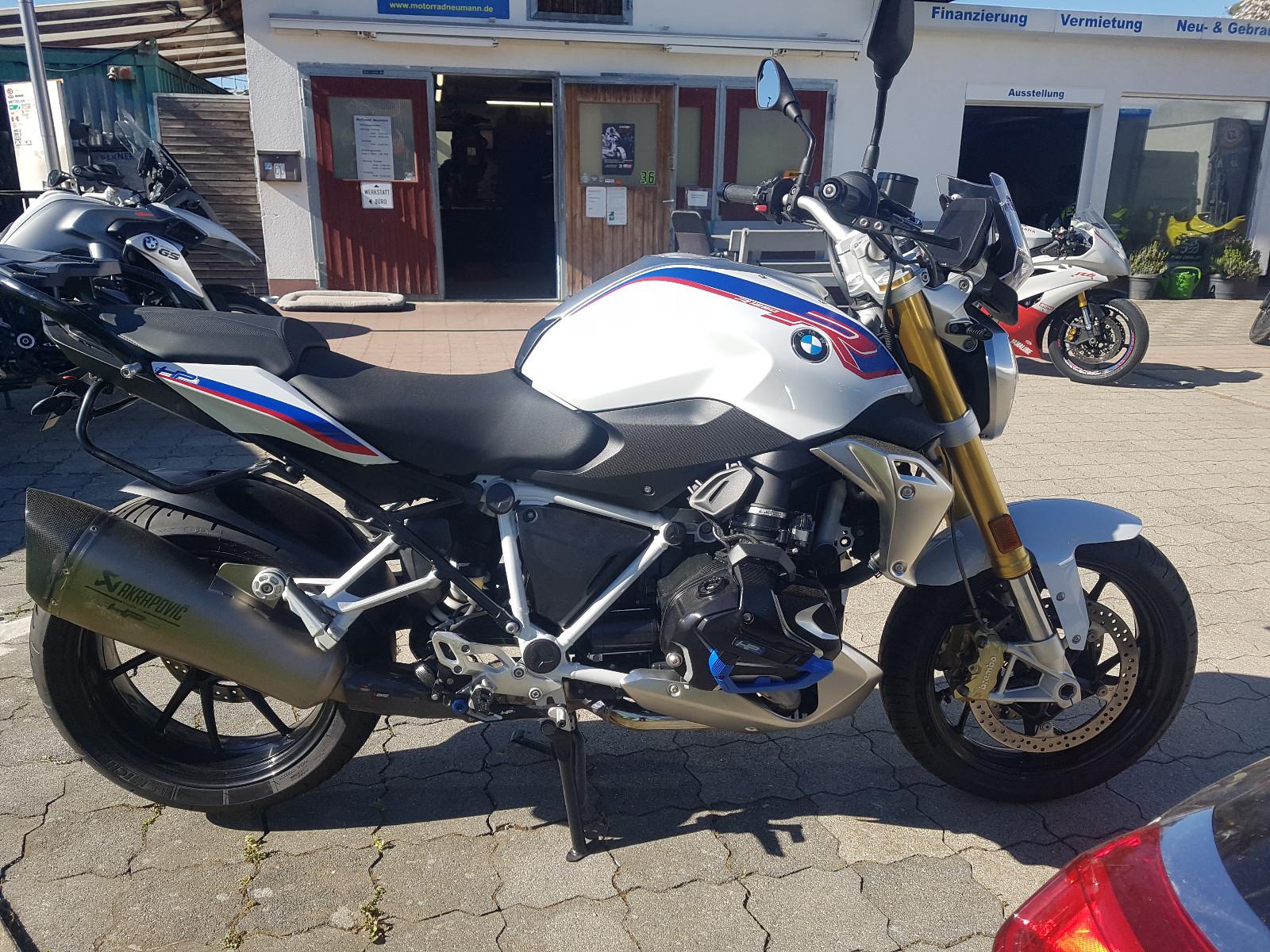 BMW R1250R HP Akrapovic