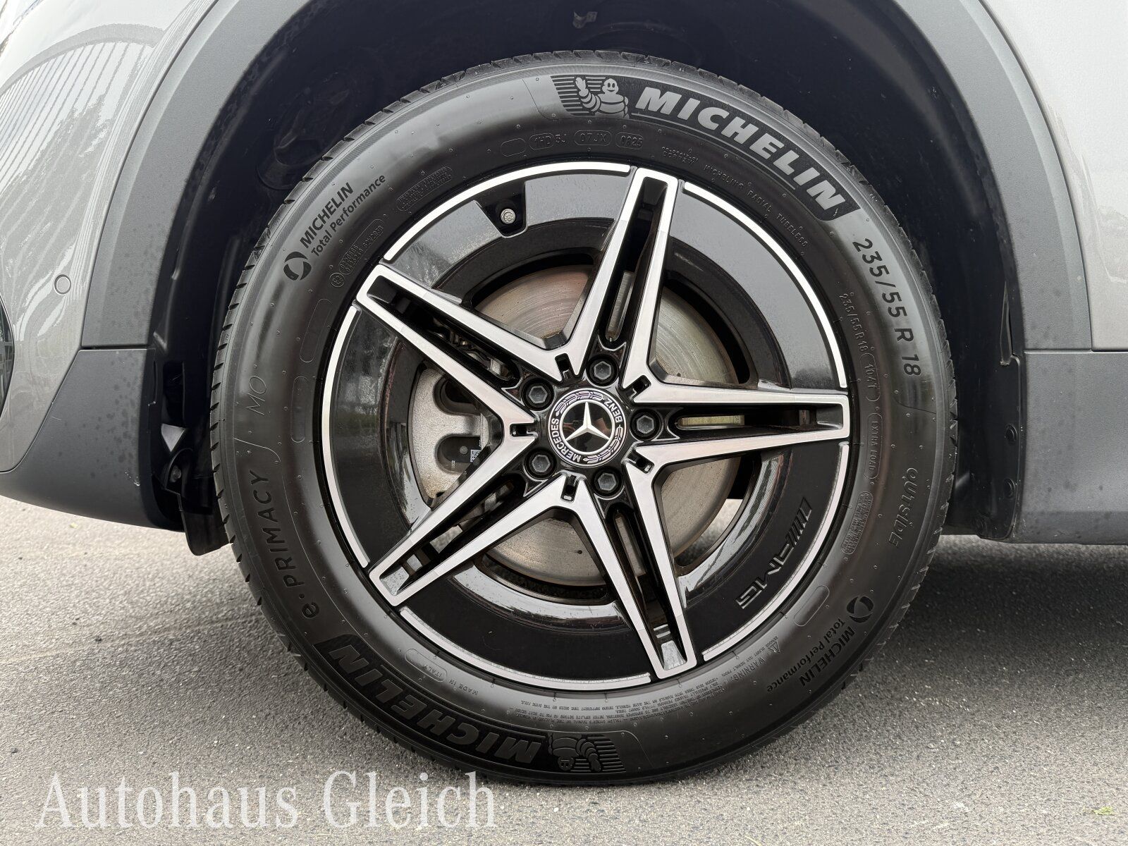 Fahrzeugabbildung Mercedes-Benz EQB 250 + AMG Line Navi/KEYLESS-Go-Paket/Klima