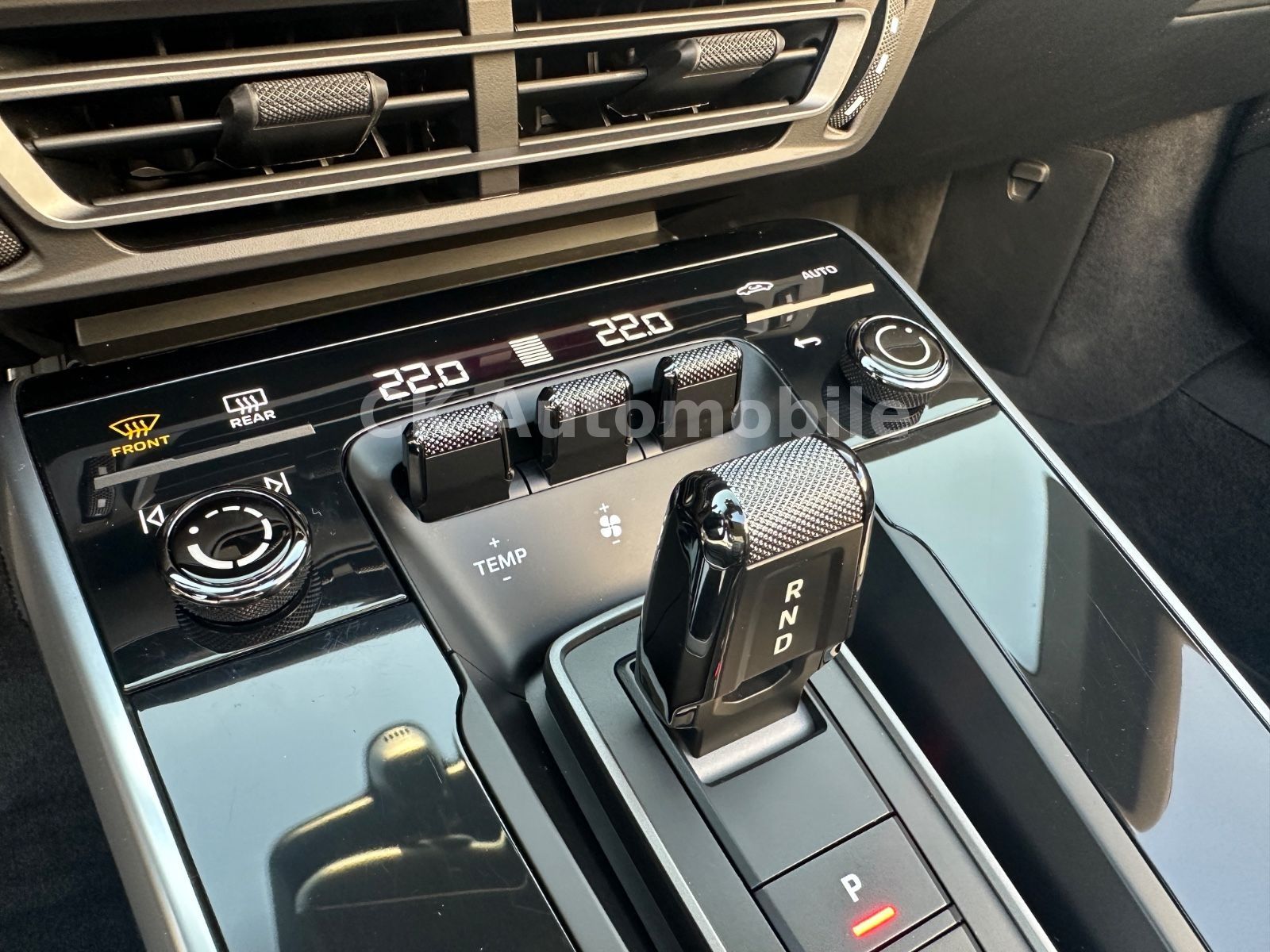 Fahrzeugabbildung Porsche 911 Turbo S Cabriolet Sport-Chrono/360°/ACC/LED