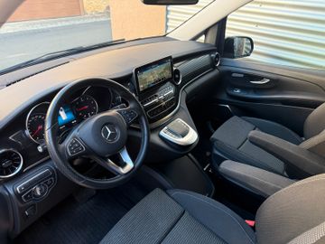 Mercedes V 300 - 12