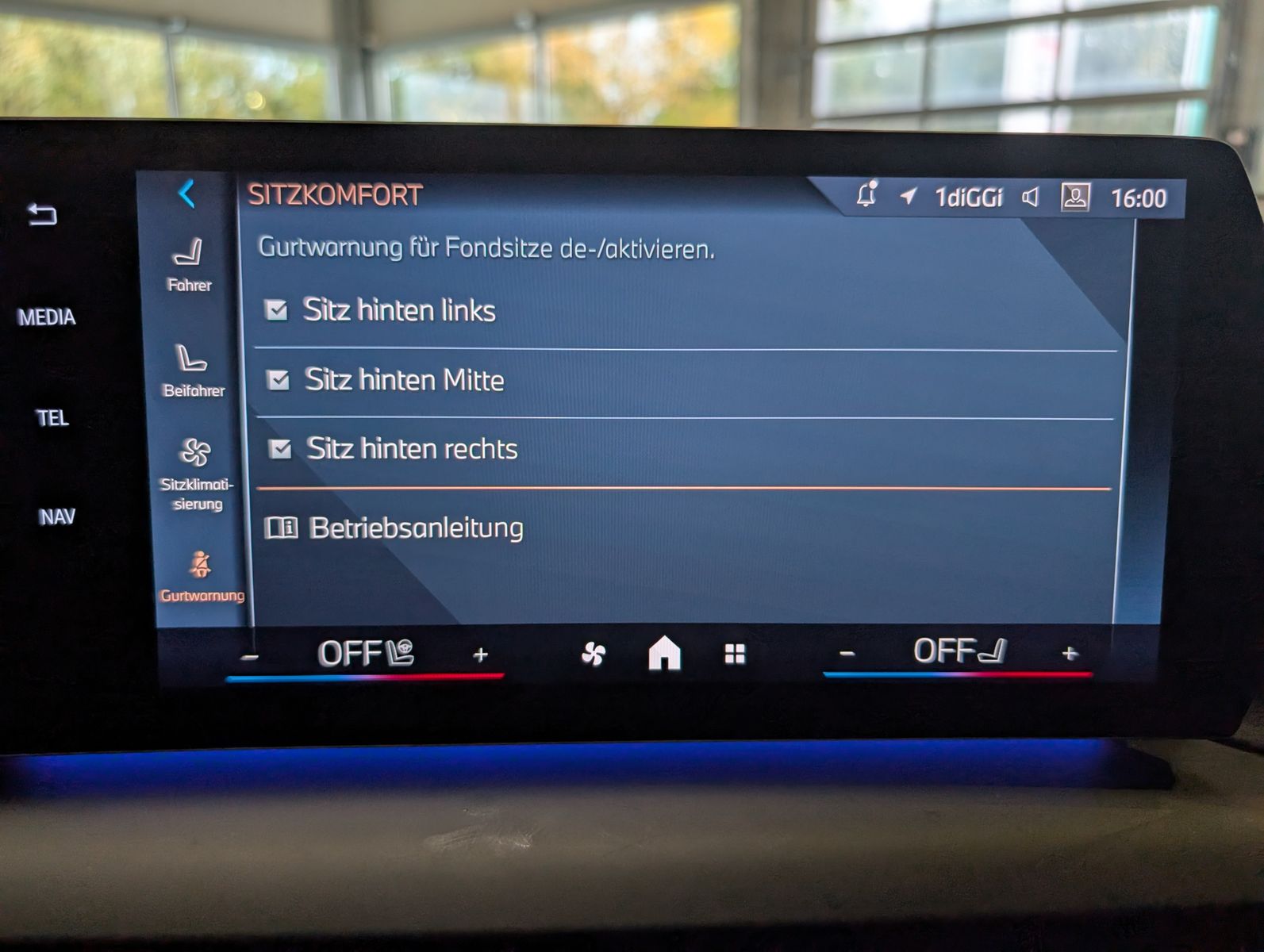 Fahrzeugabbildung BMW 123 i xDrive M-Sport Massag H/K Kamera Pano AHK