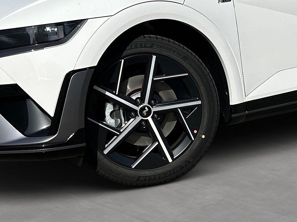 Fahrzeugabbildung Hyundai IONIQ 5 MY25 84kWh N LINE 570KM-RANGE MATRIX+NAV