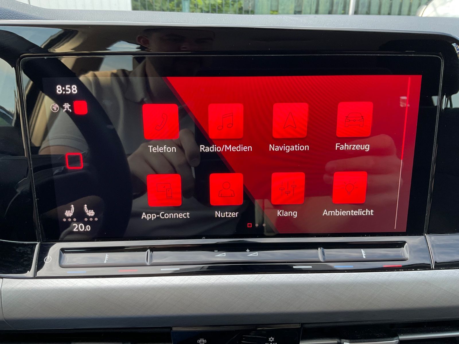 Fahrzeugabbildung Volkswagen Golf 2.0 TDI DSG Life,ACC,CarPlay,LED,Navi