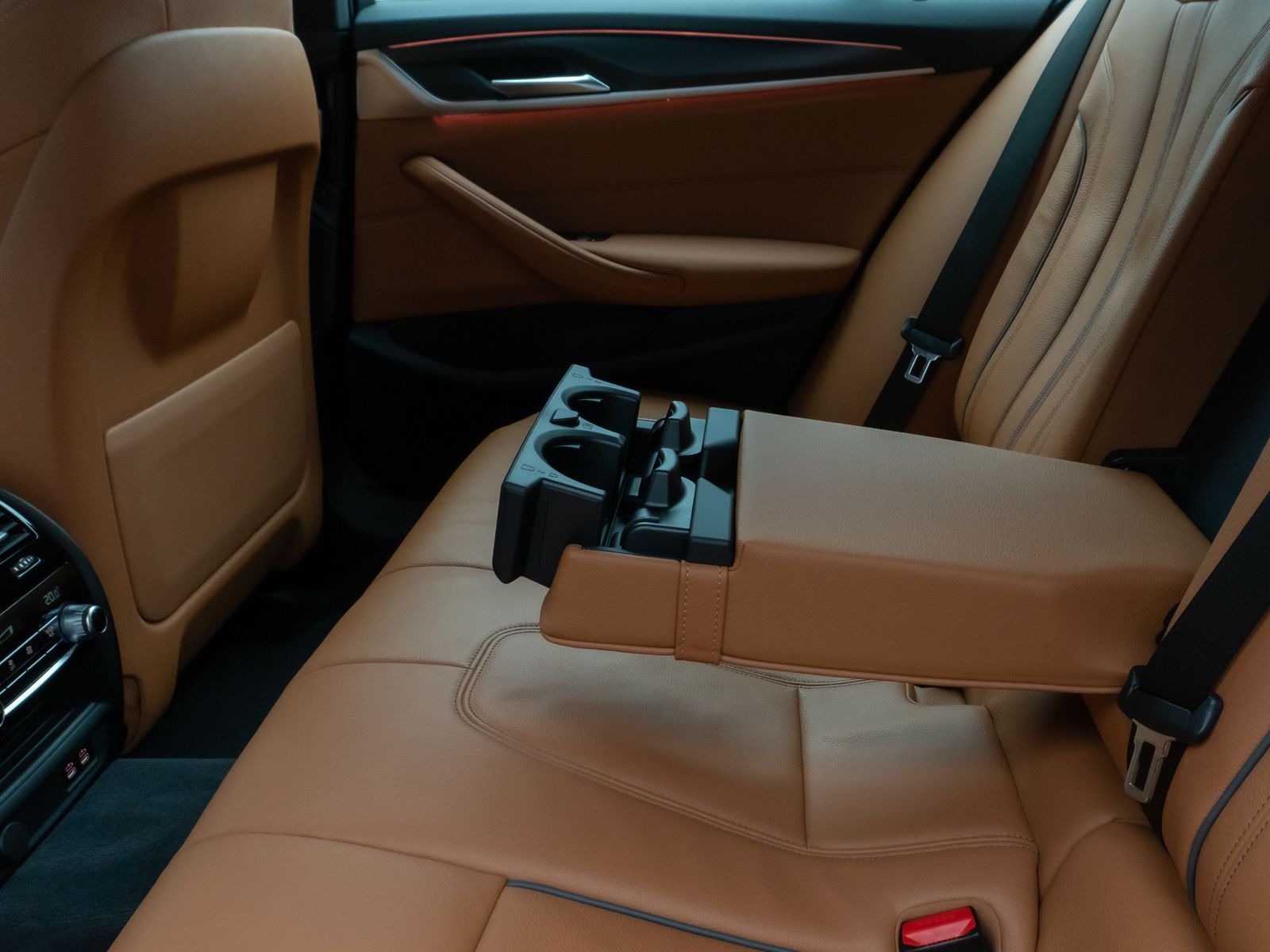 Fahrzeugabbildung BMW 530e M Sport Kamera Laser HUD DAB HiFi Komfort