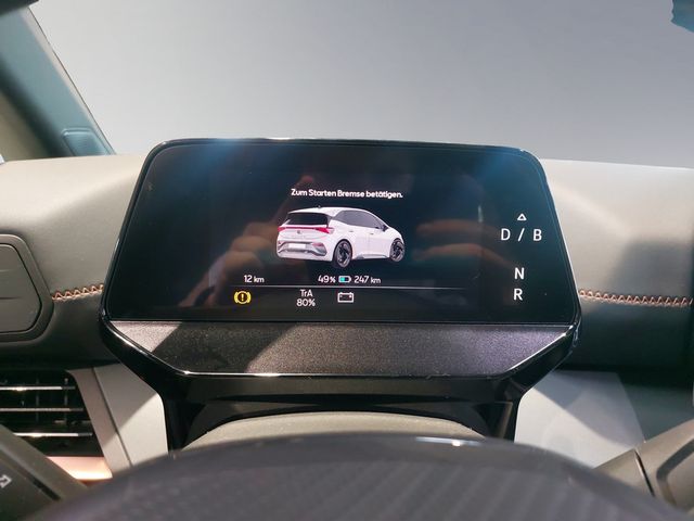 Born VZ 79 kWh SHZ KAMERA NAVI ACC HUD LED PANO