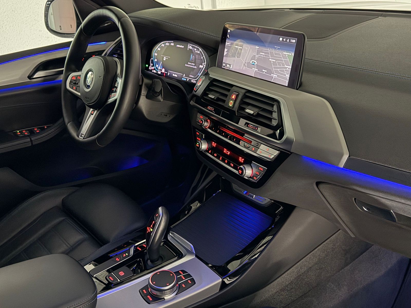 Fahrzeugabbildung BMW X3 M40 d/LED/HuD/H&K/AHK/PANO/STHZ/MEMORY/DE FZG