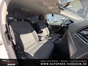 Volkswagen Golf - 6