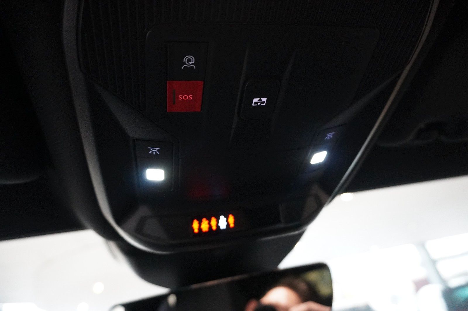 Fahrzeugabbildung Opel Astra ST 1.2T ULTIMATE NAVI/LED/PANO./SPORT/DAB+