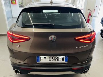 Alfa-Romeo Stelvio - 4