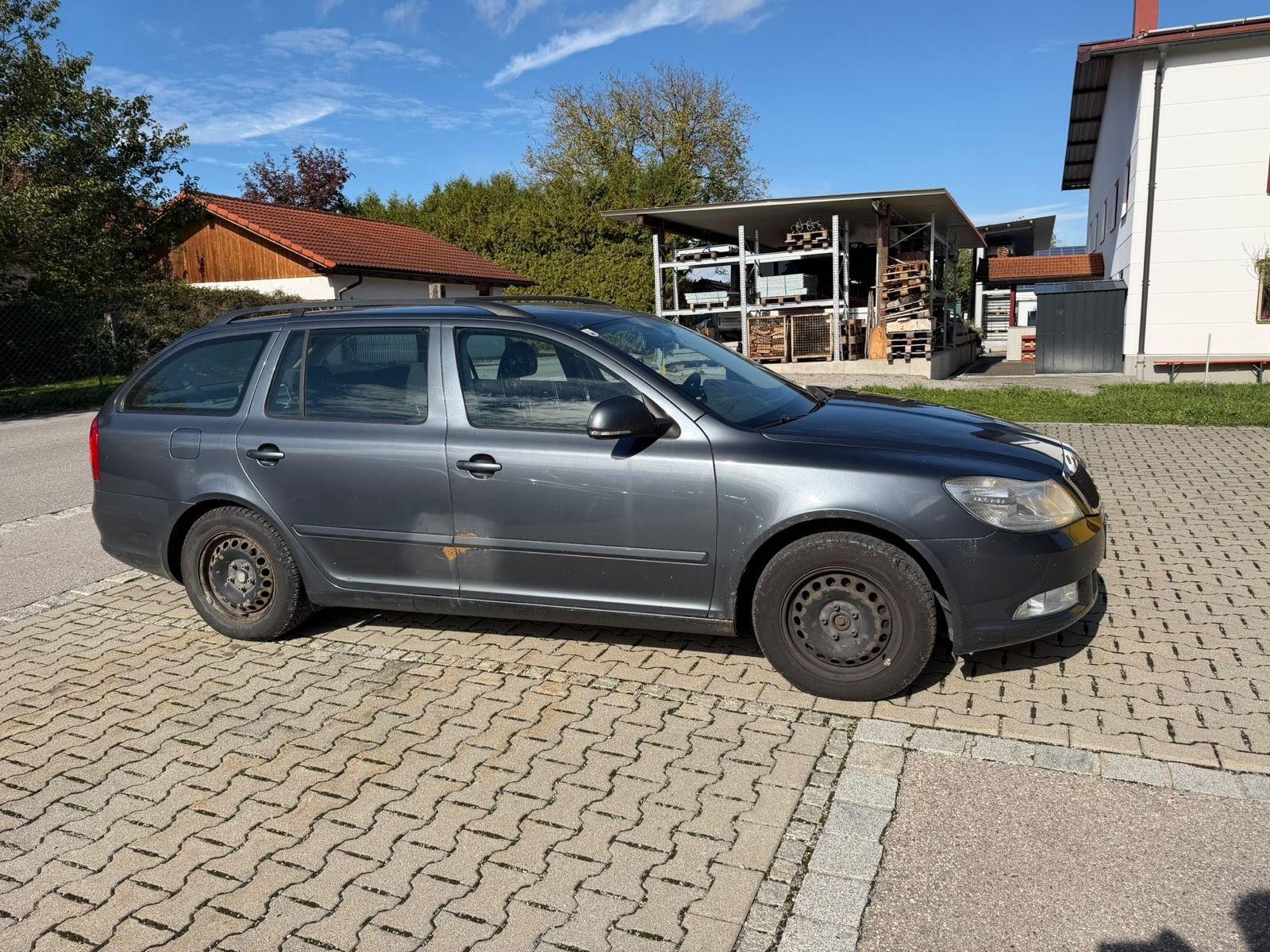 Skoda Octavia 2012 — interior