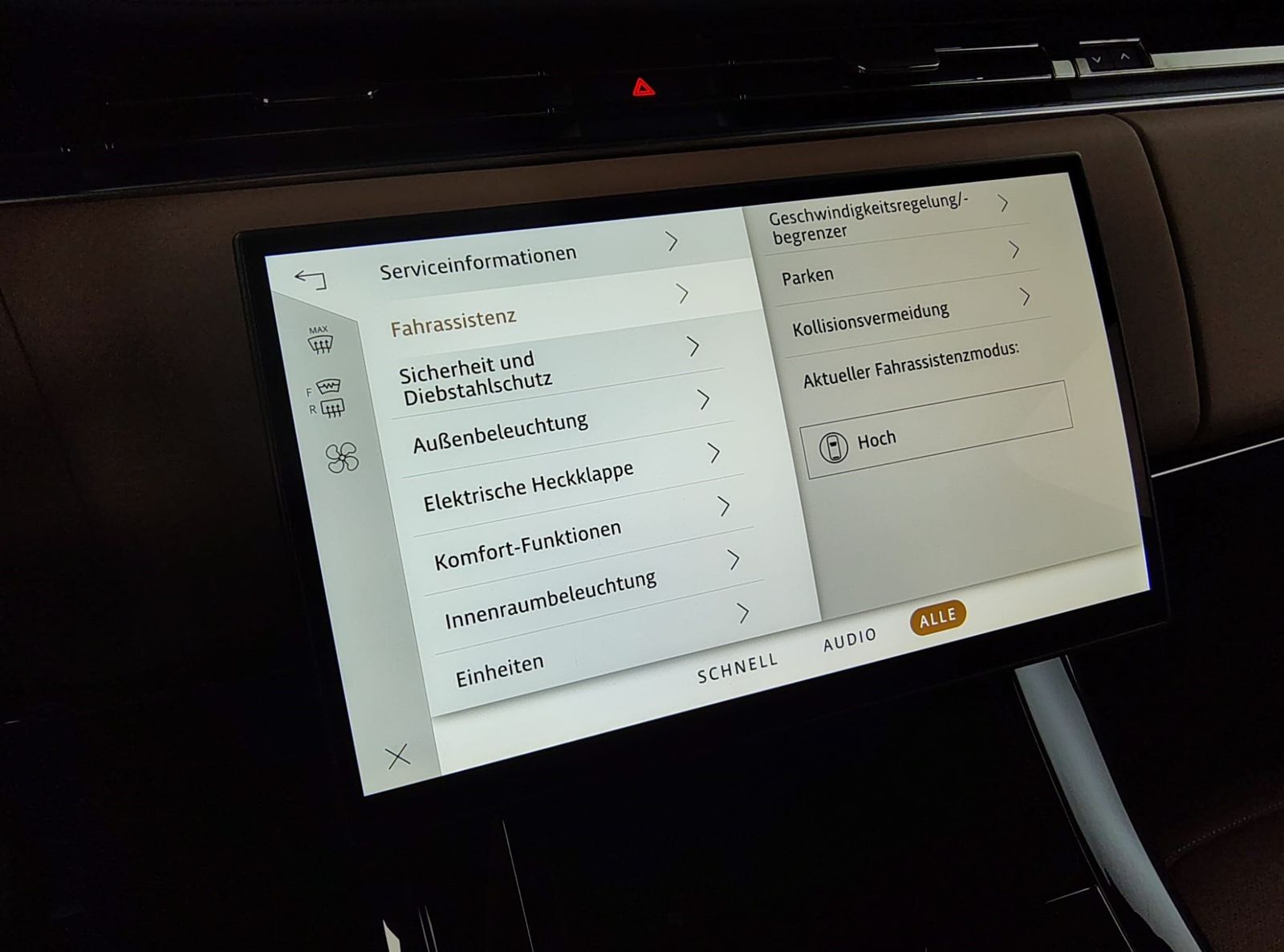 LAND ROVER Range Rover Sport D250 Dynamic SE Black Pano AHK – Bild 33