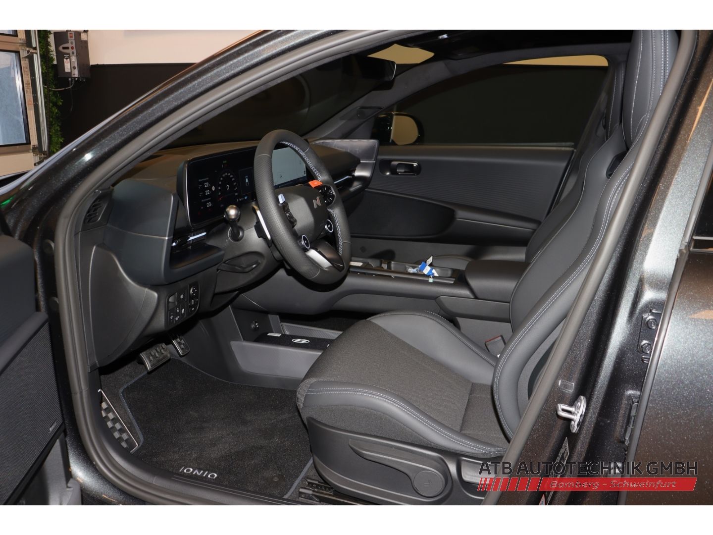 Fahrzeugabbildung Hyundai IONIQ 6 N 84kWh 609PS 4WD Sitzpaket Panoramadach